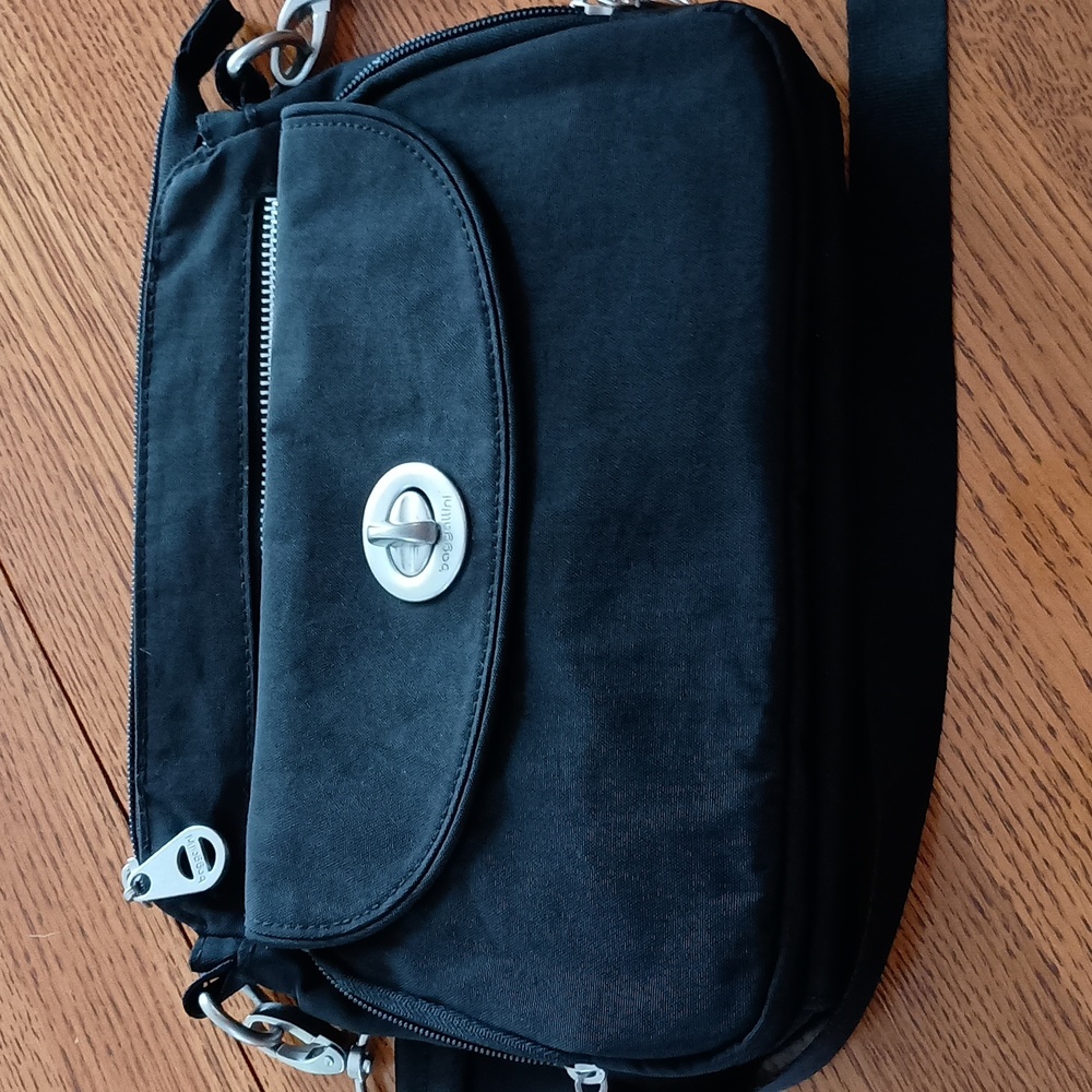 Baggallini Women's Calais Crossbody Bag Black Excellent